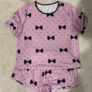 Trendy bow shorts pajama set size medium